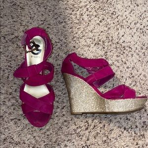 Guess wedges